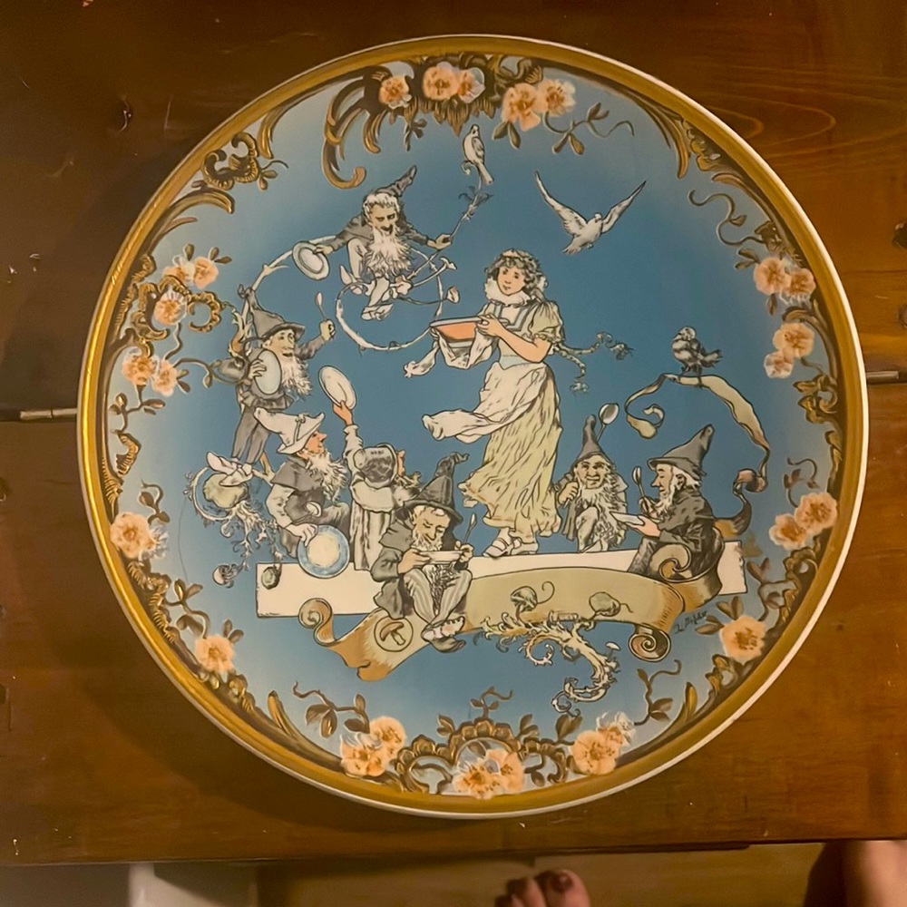 1st edition Snow White plate.